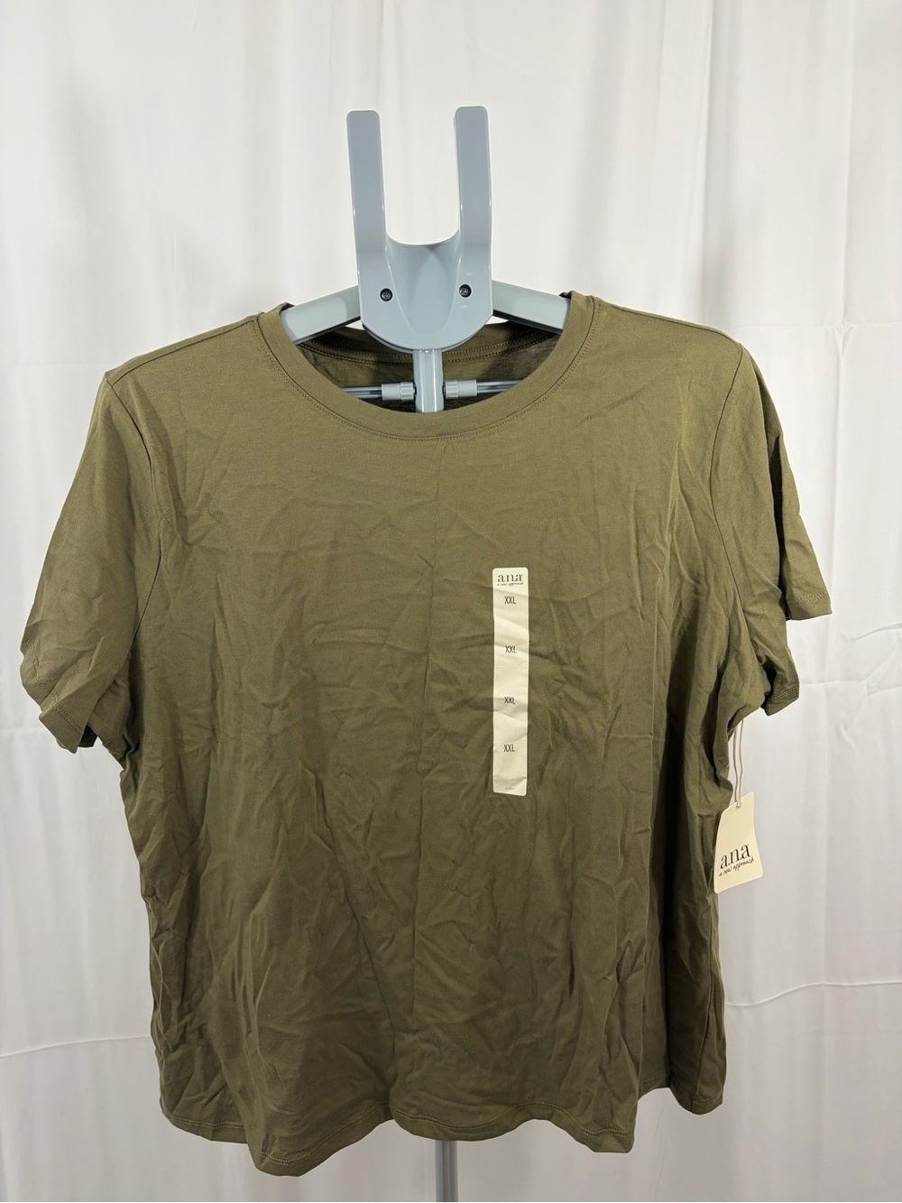 NWT a.n.a Women’s Size XXL Olive Green Classic Crew Neck T-Shirt